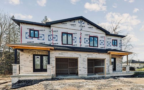 11 Union St, Millbrook, ON, L0A1G0 | Card Image