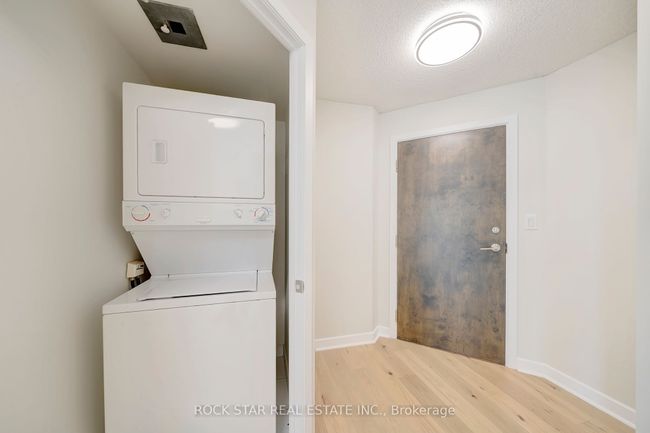 905 - 18 Harbour St, Condo with 2 bedrooms, 2 bathrooms and 1 parking in Toronto ON | Image 5