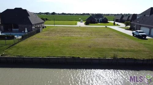2688 Lake Perique Dr, Paulina, LA, 70763-2543 | Card Image