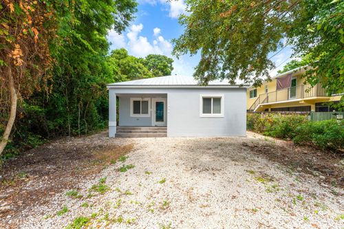 146 Dove Lake Dr, Tavernier, FL, 33070-2928 | Card Image