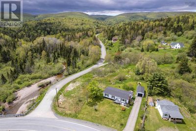 49742 Cabot Trail, House other with 3 bedrooms, 2 bathrooms and null parking in Baddeck NS | Image 2