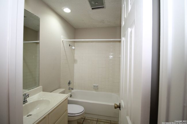 10305 Vigilante Trl, House other with 3 bedrooms, 2 bathrooms and null parking in Converse TX | Image 12