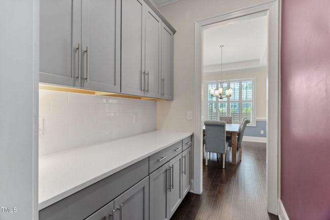 Butler's Pantry | Image 10