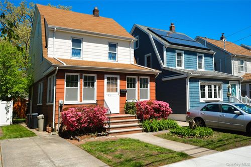 24815 88th Dr, Bellerose, NY, 11426-2031 | Card Image