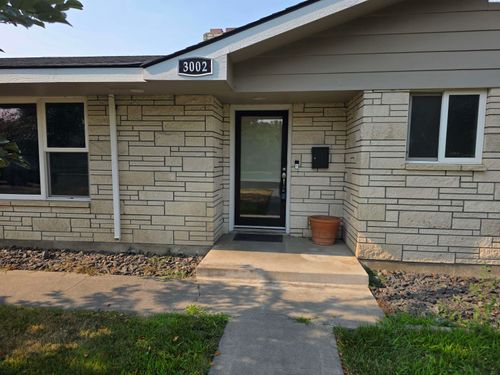 3002 W Metaline Pl, Kennewick, WA, 99336-2452 | Card Image