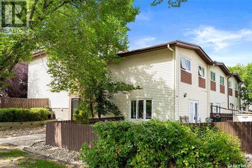 4204 Castle Rd, Regina, SK, S4S4W1 | Card Image