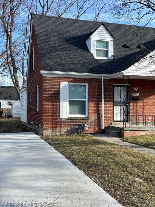 15649 E 7 Mile Rd, Detroit, MI, 48205-2556 | Card Image
