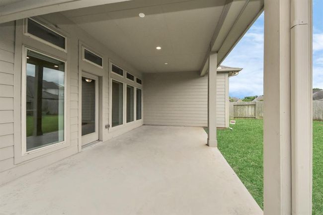 13208 Sage Meadow Ln, House other with 3 bedrooms, 2 bathrooms and 2 parking in Pearland TX | Image 33