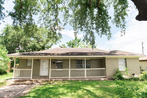 108 Chandler Dr, Baytown, TX, 77521-4543 | Card Image