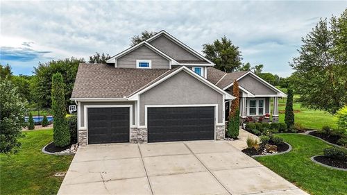 2210 Burris Dr, Harrisonville, MO, 64701-4116 | Card Image