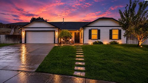 5002 Blue Sage Dr, Pasco, WA, 99301-4015 | Card Image