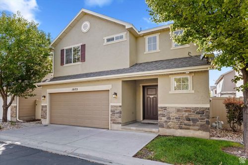 1072 W Stonehaven Dr, North Salt Lake, UT, 84054-5032 | Card Image