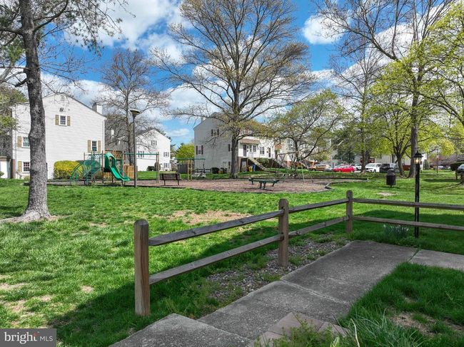 1701 W Bancroft Ln, Townhouse with 2 bedrooms, 1 bathrooms and null parking in CROFTON MD | Image 4
