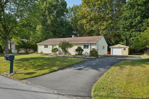 15 Olin Dr, Nanuet, NY, 10954-4523 | Card Image