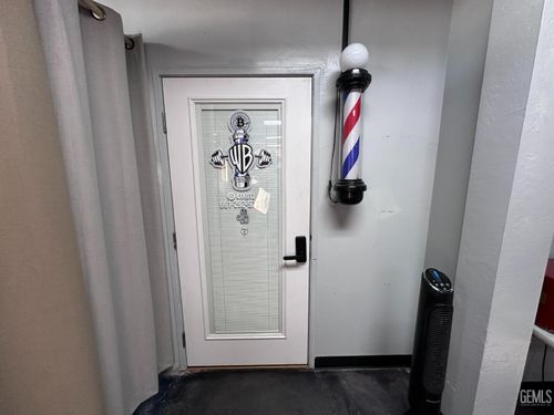 3500 21st St, Bakersfield, CA, 93301-3037 | Card Image