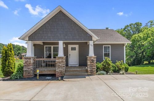 39 Curtis Miles Rd, Alexander, NC, 28701-9712 | Card Image