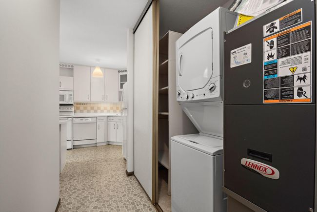 1021 Yuma Ln N, Townhouse with 2 bedrooms, 2 bathrooms and null parking in Plymouth MN | Image 12