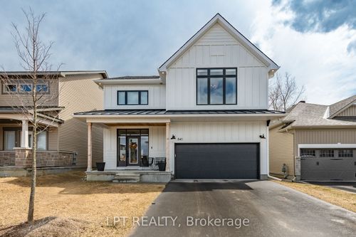 541 Paakanaak Ave, Gloucester, ON, K1X0H1 | Card Image