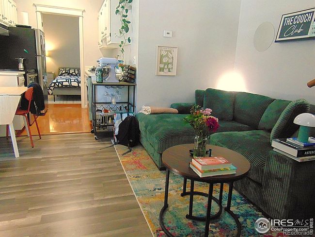 Fireplace in corner | Image 8