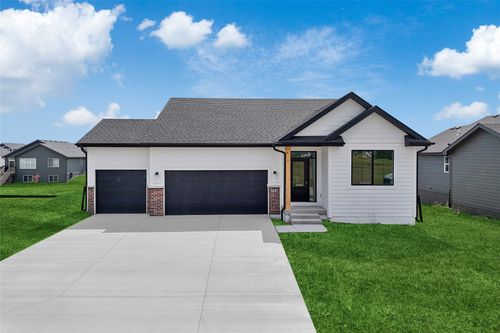 732 31st Ave Sw, Altoona, IA, 50009 | Card Image