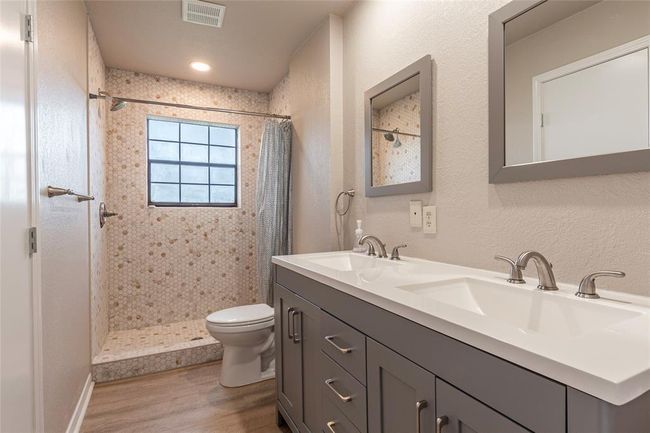 Updated guest bath!! | Image 14