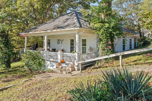 202 Oak St, Anderson, MO, 64831-8478 | Card Image