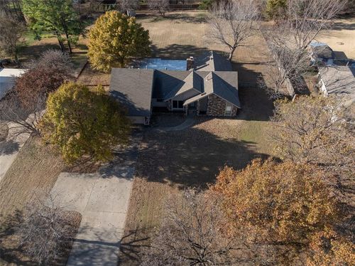 5305 Bonney Dr, Edmond, OK, 73034-7936 | Card Image