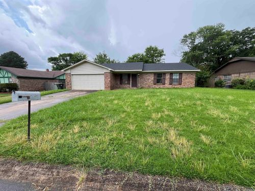 9313 Timber Valley Rd, Little Rock, AR, 72204-8581 | Card Image