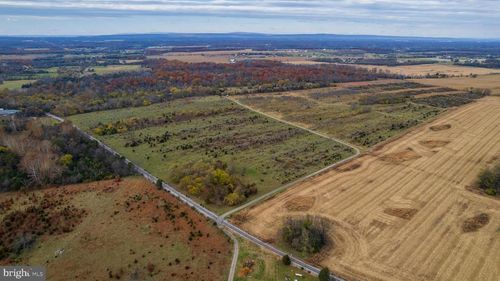 2481 Summit Point Rd, SUMMIT POINT, WV, 25446-3596 | Card Image