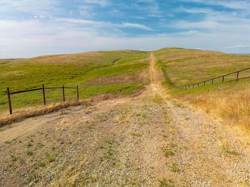 3730 Gruenhagen Flat, Paso Robles, CA, 93446 | Card Image