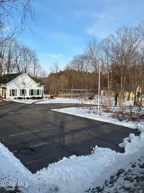 1015-10111015 Hoosick Rd, Troy, NY, 12180-6638 | Card Image