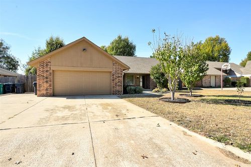 10010 Saint Helens Drive, Yukon, OK, 73099 | Card Image