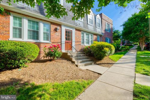 apt-464-1900 Key Blvd, ARLINGTON, VA, 22201-3231 | Card Image