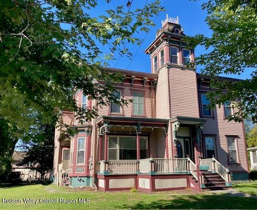 84 Mansion St, Coxsackie, NY, 12051-1008 | Card Image
