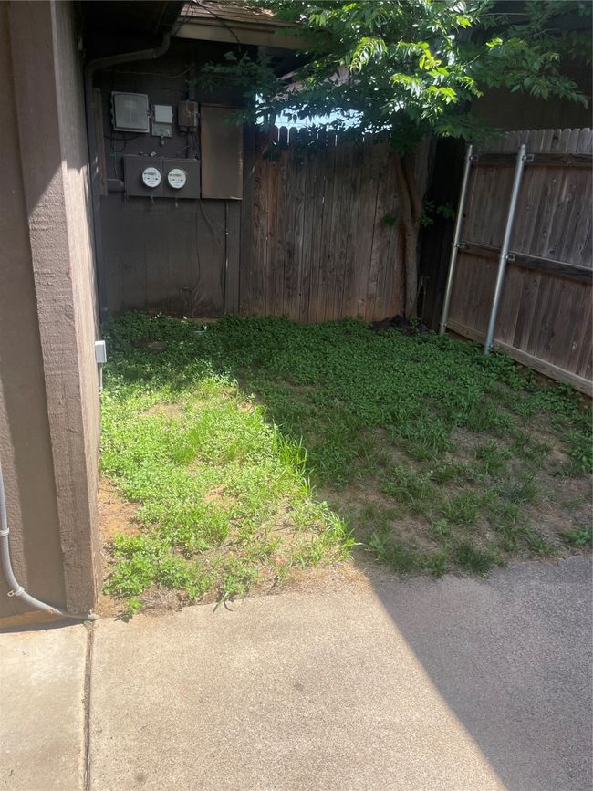 View of yard | Image 15
