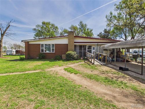 640 Bowman Ct, Bernie, MO, 63822-9216 | Card Image