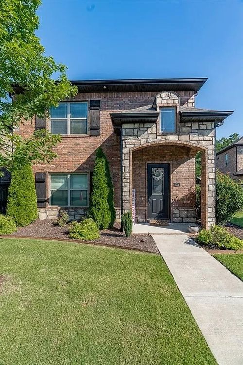 529 N Salem Rd, Fayetteville, AR, 72704-6571 | Card Image