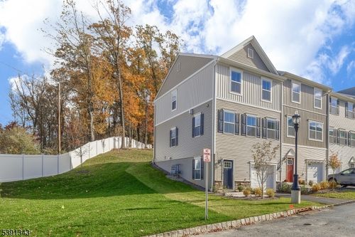 1 Beirne Ln, Wharton, NJ, 07885-2327 | Card Image