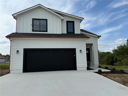 2004 Se Oak Ridge Dr, Oak Grove, MO, 64075-9492 | Card Image
