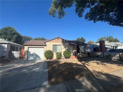 8135 Wakefield Ave, Panorama City, CA, 91402-5339 | Card Image
