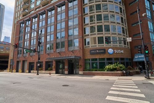 1110-600 N Kingsbury St, Chicago, IL, 60654-8123 | Card Image