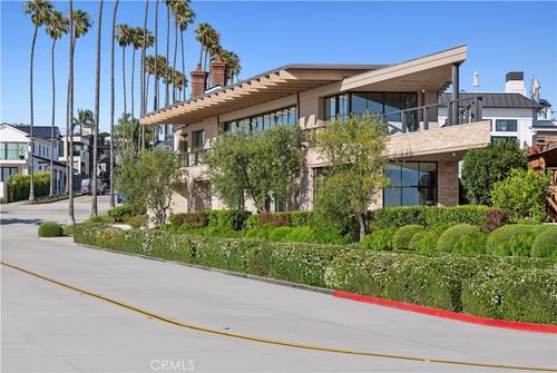 2804 Ocean Blvd, Corona del Mar, CA, 92625-3232 | Card Image
