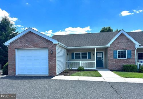 26 Ludwig Ln, Pottstown, PA, 19464-7227 | Card Image