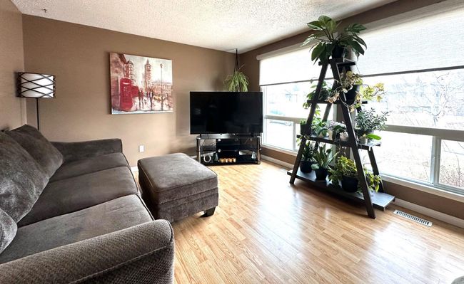 4922 53 Avenue, House other with 4 bedrooms, 1 bathrooms and 3 parking in Kitscoty AB | Image 5