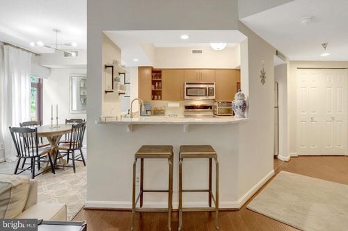apt-105-2400 Clarendon Blvd, ARLINGTON, VA, 22201-5842 | Card Image