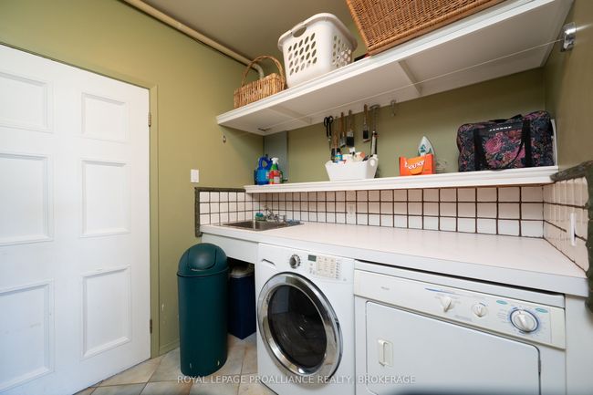 1863 Sydenham Rd, House other with 3 bedrooms, 4 bathrooms and 6 parking in Kingston ON | Image 17