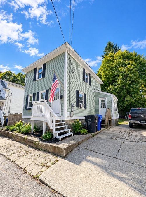 15 Walnut Street, West Warwick, RI, 02893 | Card Image