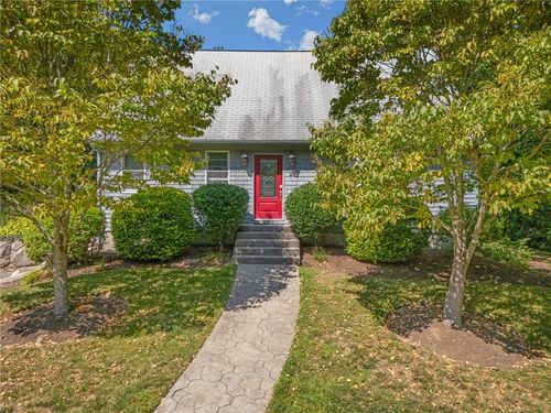 20 Oakridge Drive, Cranston, RI, 02921 | Card Image