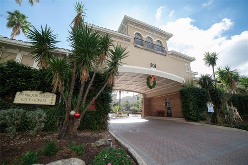 1326-501 Knights Run Ave, Tampa, FL, 33602-5945 | Card Image