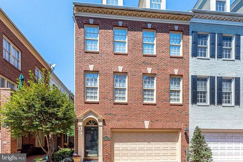 17 Alexander St, ALEXANDRIA, VA, 22314-3870 | Card Image
